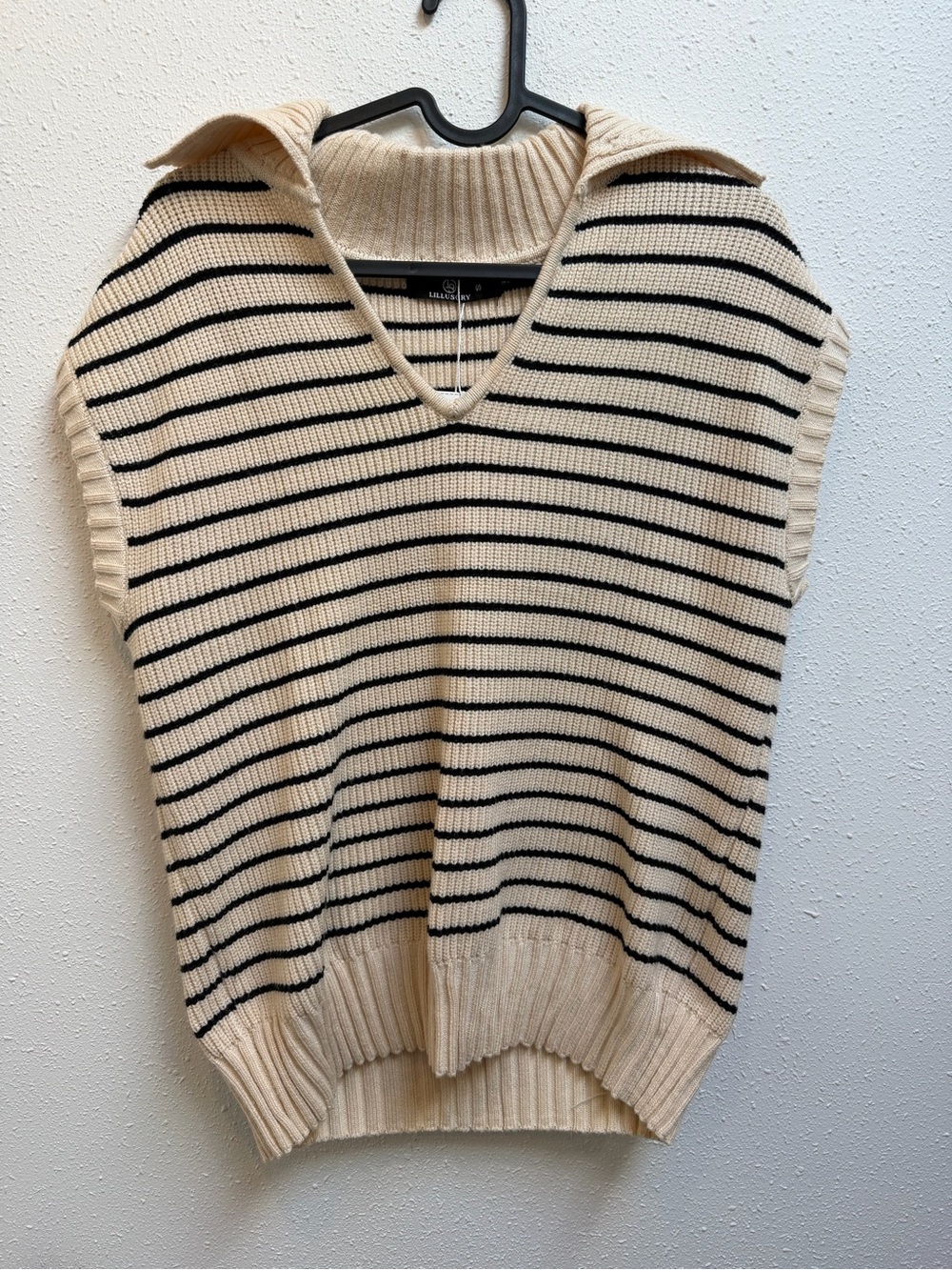 Striped V-Neck Sleeveless Sweater Vest in Cream and Black